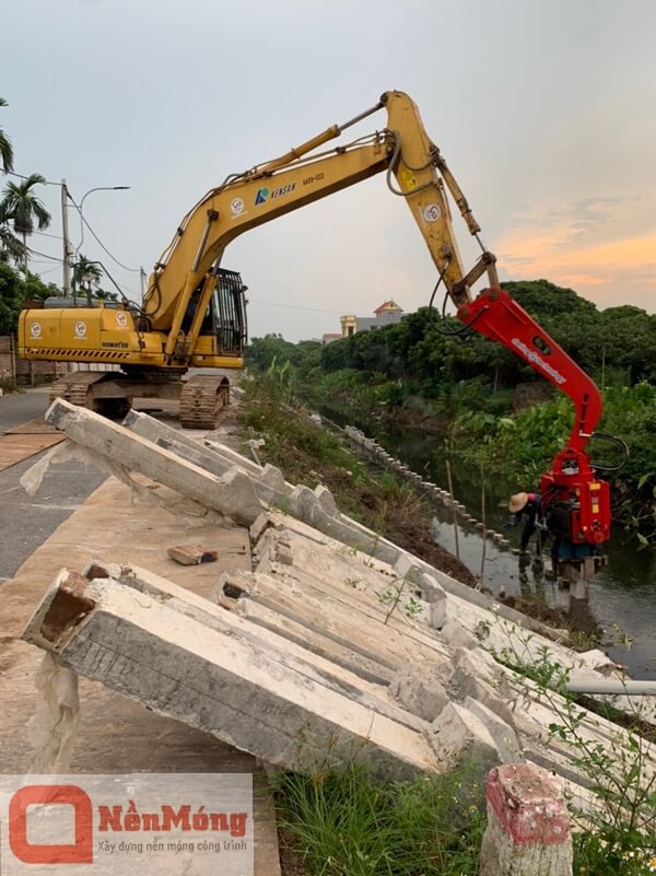 Đóng cọc bê tông kè chắn đất tại Hồng Nam - Hưng Yên
